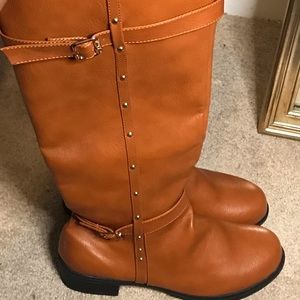 Brown boots